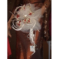 bouquet-rond-ivoire-et-rouge-bouquet-de-la-mariee