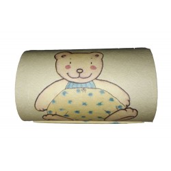 Petite boite en forme de coffre en carton décoré avec un joli nounours en barboteuse