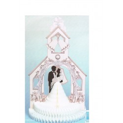 Couple de mariés en papier alvéolé dans une église