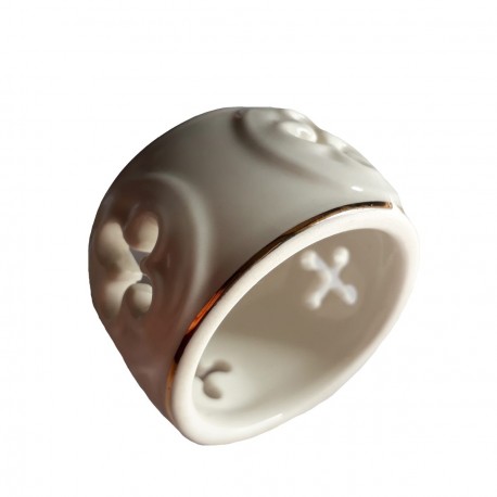 Vase hexagonal Figurine miniature taraillette en porcelaine émaillée blanche et couleur